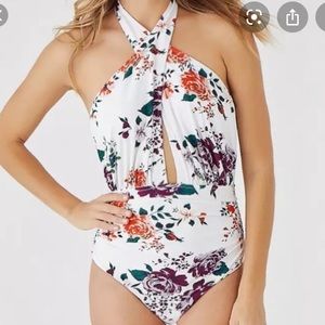 NWT Cupshe Floral White One-piece